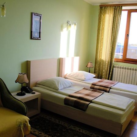Hotel Aquarius Chornomorsk Exterior photo