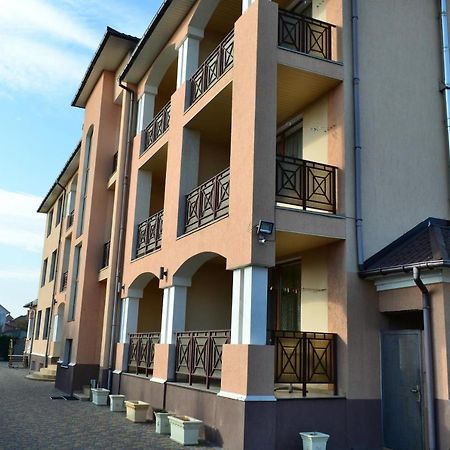 Hotel Aquarius Chornomorsk Exterior photo