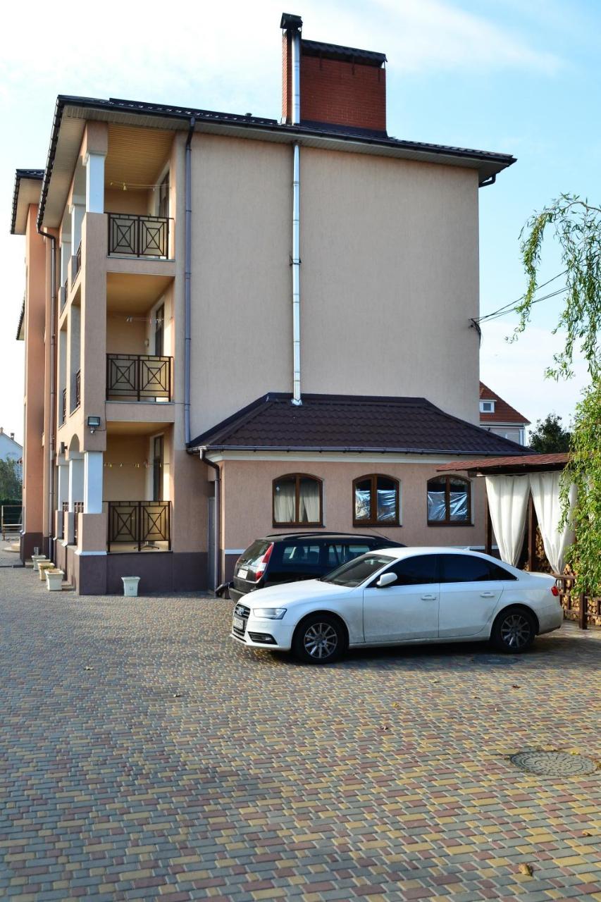 Hotel Aquarius Chornomorsk Exterior photo